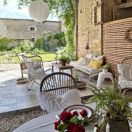 לינה וארוחת בוקר La Maison Ananda