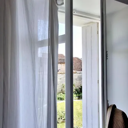 לינה וארוחת בוקר La Maison Ananda
