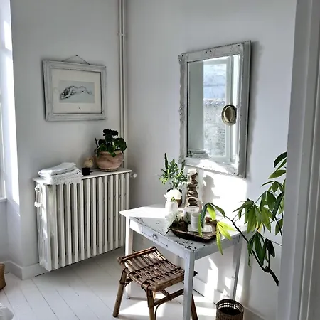 לינה וארוחת בוקר La Maison Ananda *