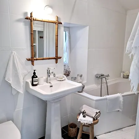 לינה וארוחת בוקר La Maison Ananda